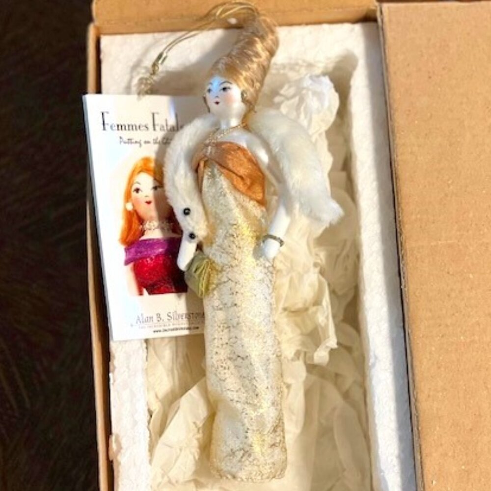Femmes Fatales Ornament